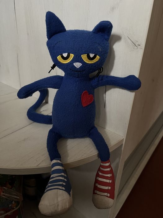 Подарю для ребенка магкую игрушку - котик