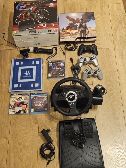PlayStation 3, kierownica, PS Move, kamera, 3 gry, 3 pady, Wonderbook