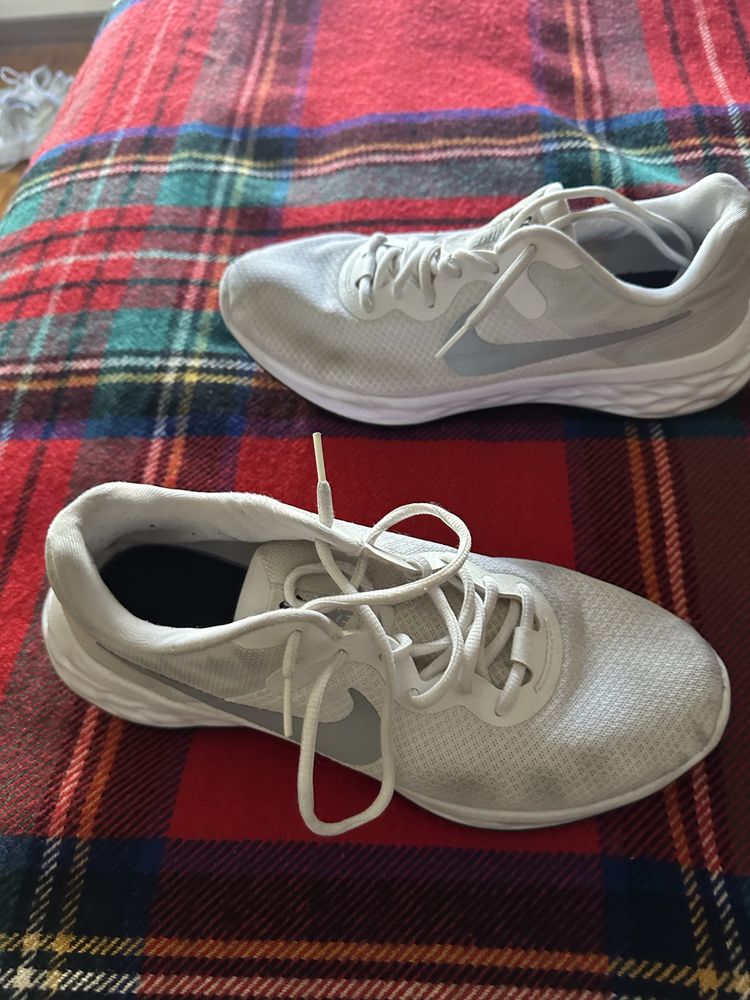 Tenis Nike Revolution 6 Next Nature brancos mascuino 43 EUR