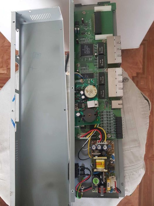 Комутатор Switch 16001 Fi-EA на запчасти