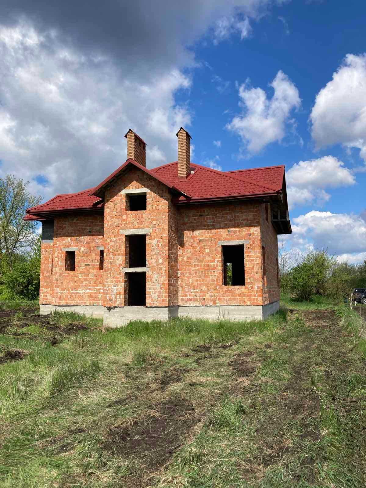 Загородный дом возле водоема