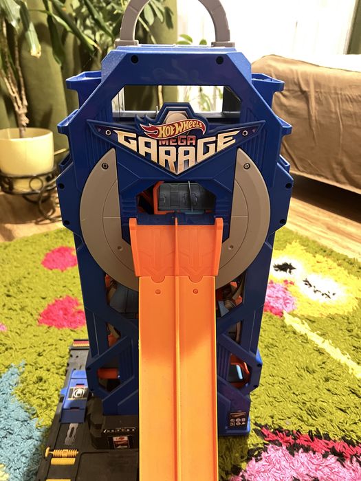 Гараж Hot Wheels