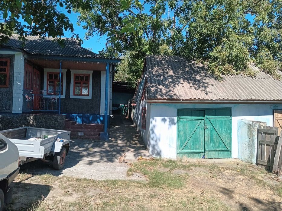 Продається затишний будинок.