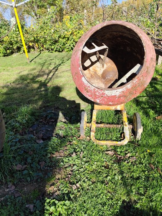 Mała betoniarka przenośna 80L