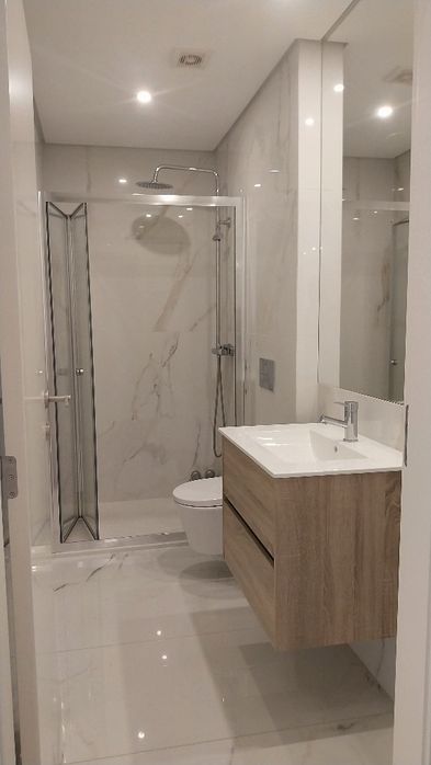 Apartamento T2 com terraço. Para arrendamento.