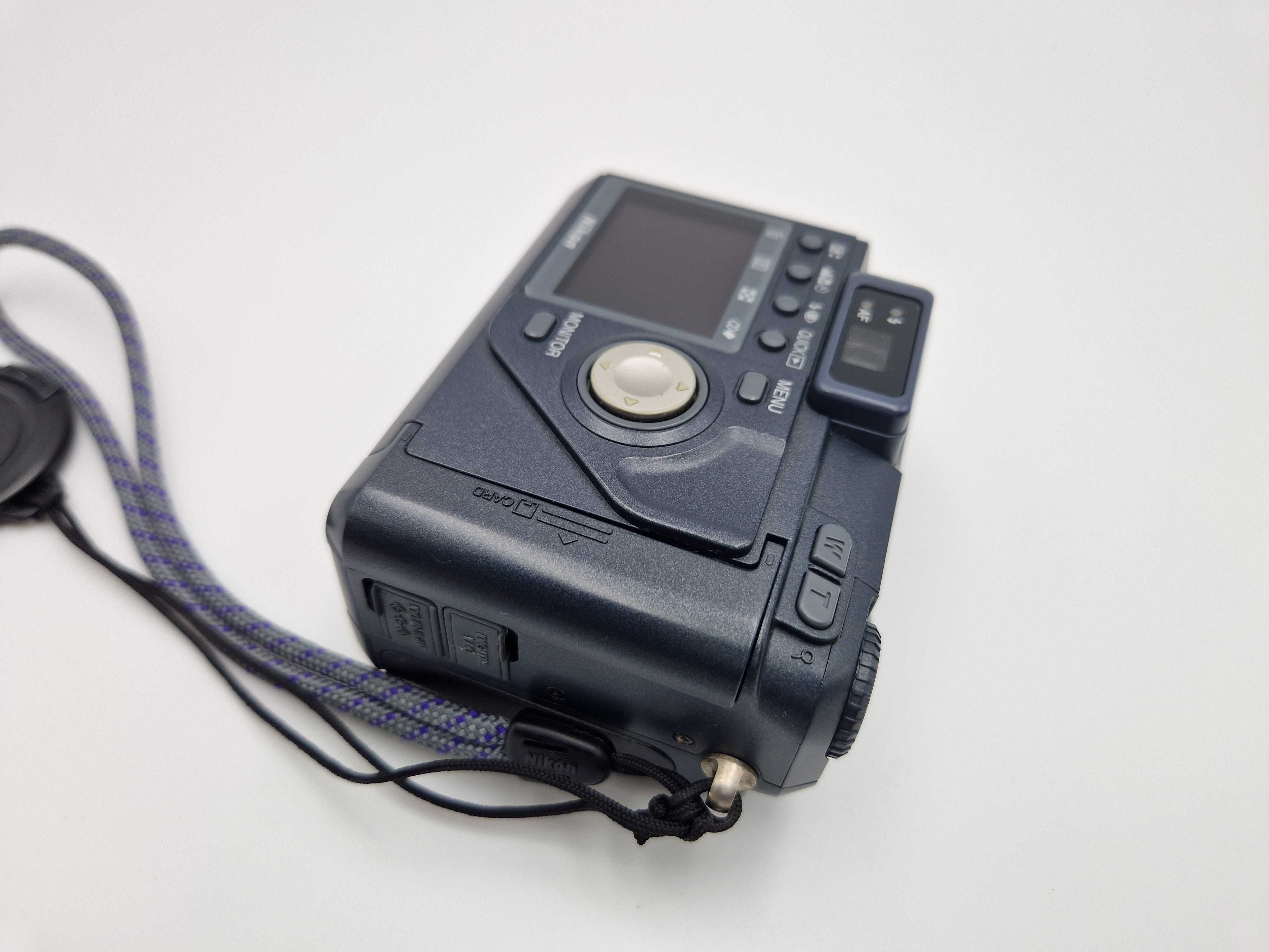 .Aparat Nikon COOLPIX880 - CF 64Mb - cyfrowy Super RETRO VINTAGE IDEAL