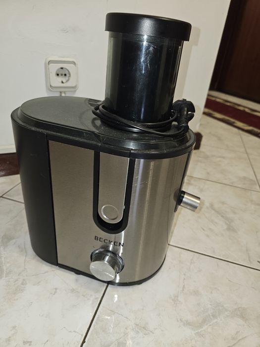 Centrifugadora  / extractor de sumos