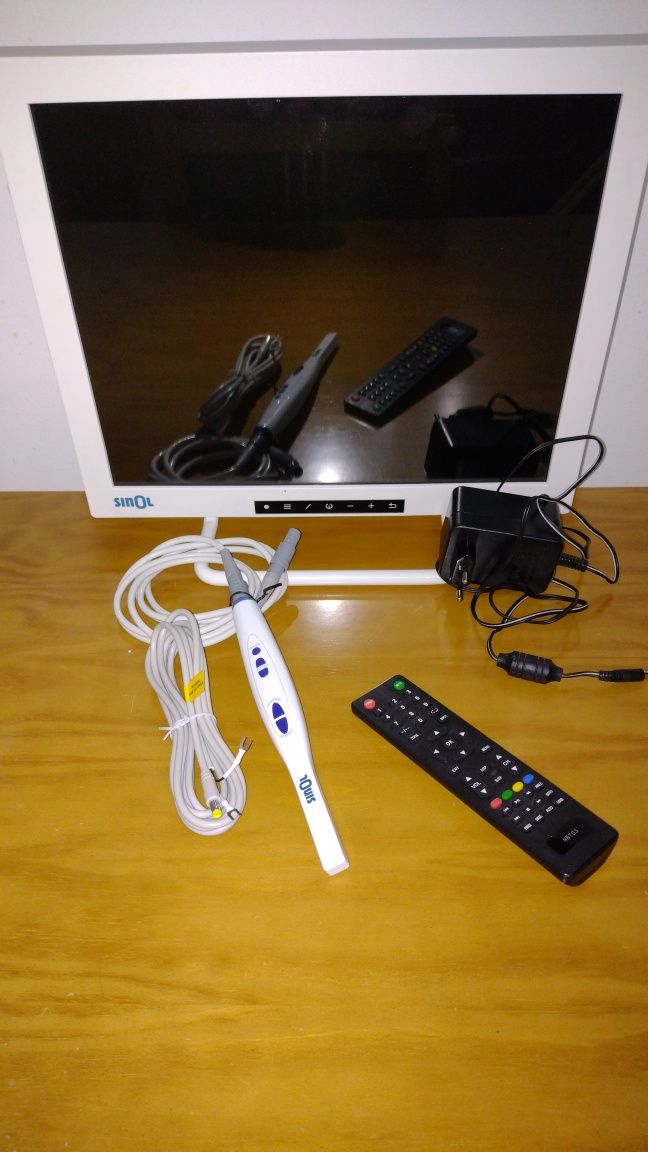 LCD 17 Multimedia Monitor