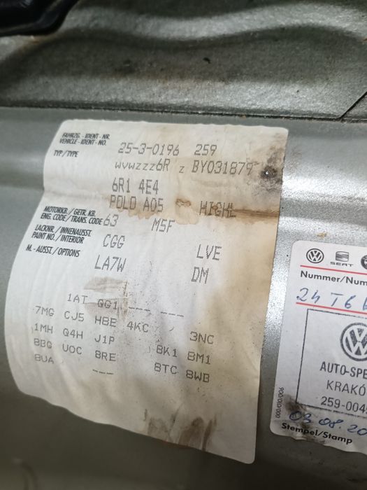 Klapa tylna VW polo 6r kapletna srebrna la7w