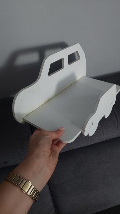 Półka auto na książki wisząca dla chłopca