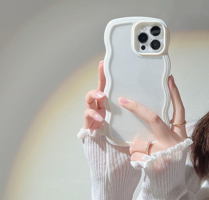 Etui ALYMIYA białe do iPhone 15 Pro Max – dopasowanie i ochrona
