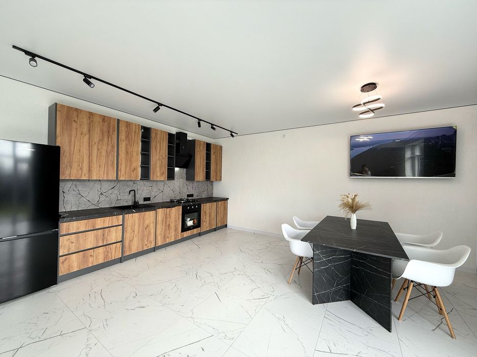 Продам 2поверховий будинок в селі Лисогора 5хв від Вінниці Якушинці