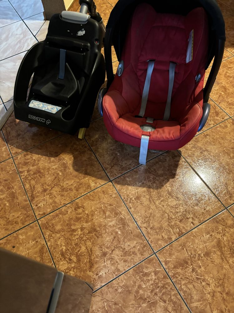 Nosidelko MAXI COSI z baza isofix