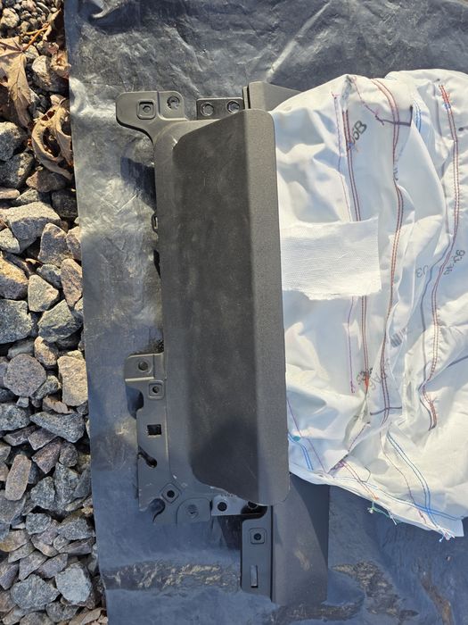 Подушки ніг , колін , водія tesla model 3