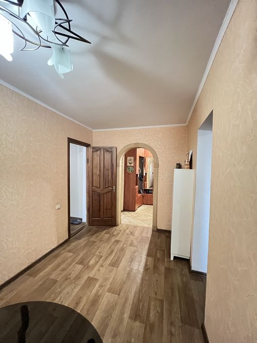 В продажу 4 к к в Варварівці з косметичним ремонтом