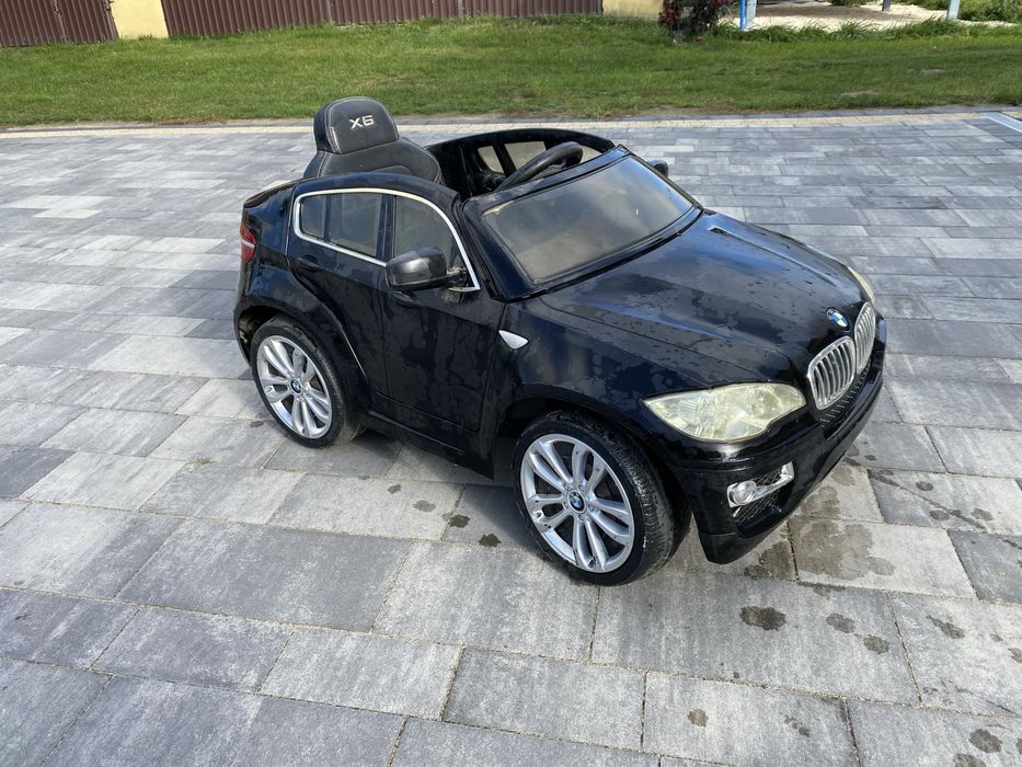 Samochodzik elektryczny Bmw uszkodzony