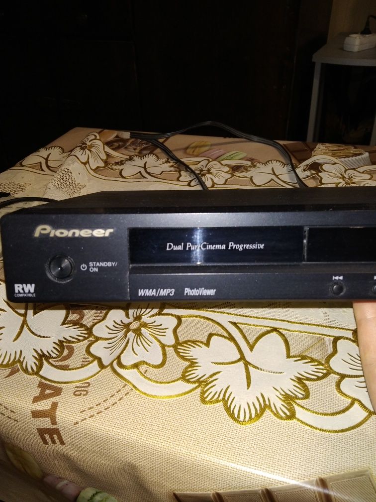 Продам DVD player Pioneer DV-300