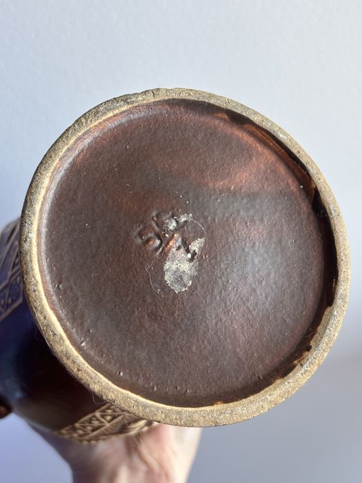 Wazon ceramiczny brązowy rzeźbiony brązowy Vintage