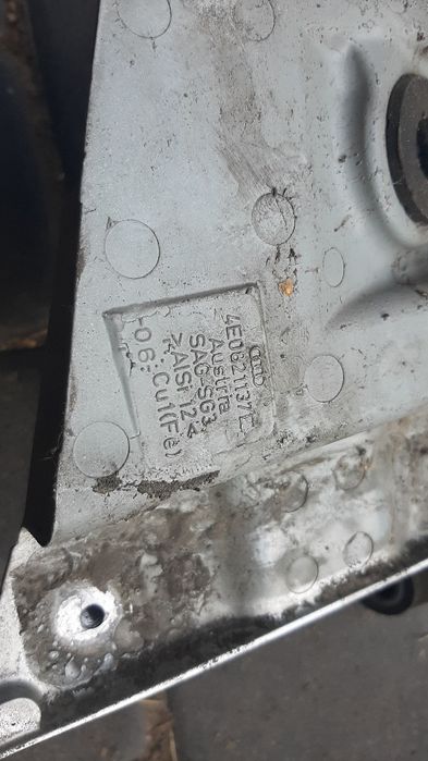 Audi a8 d3 Wspornik Pająk Mocowanie Błotnika 4E0.821.137.E Oryginał