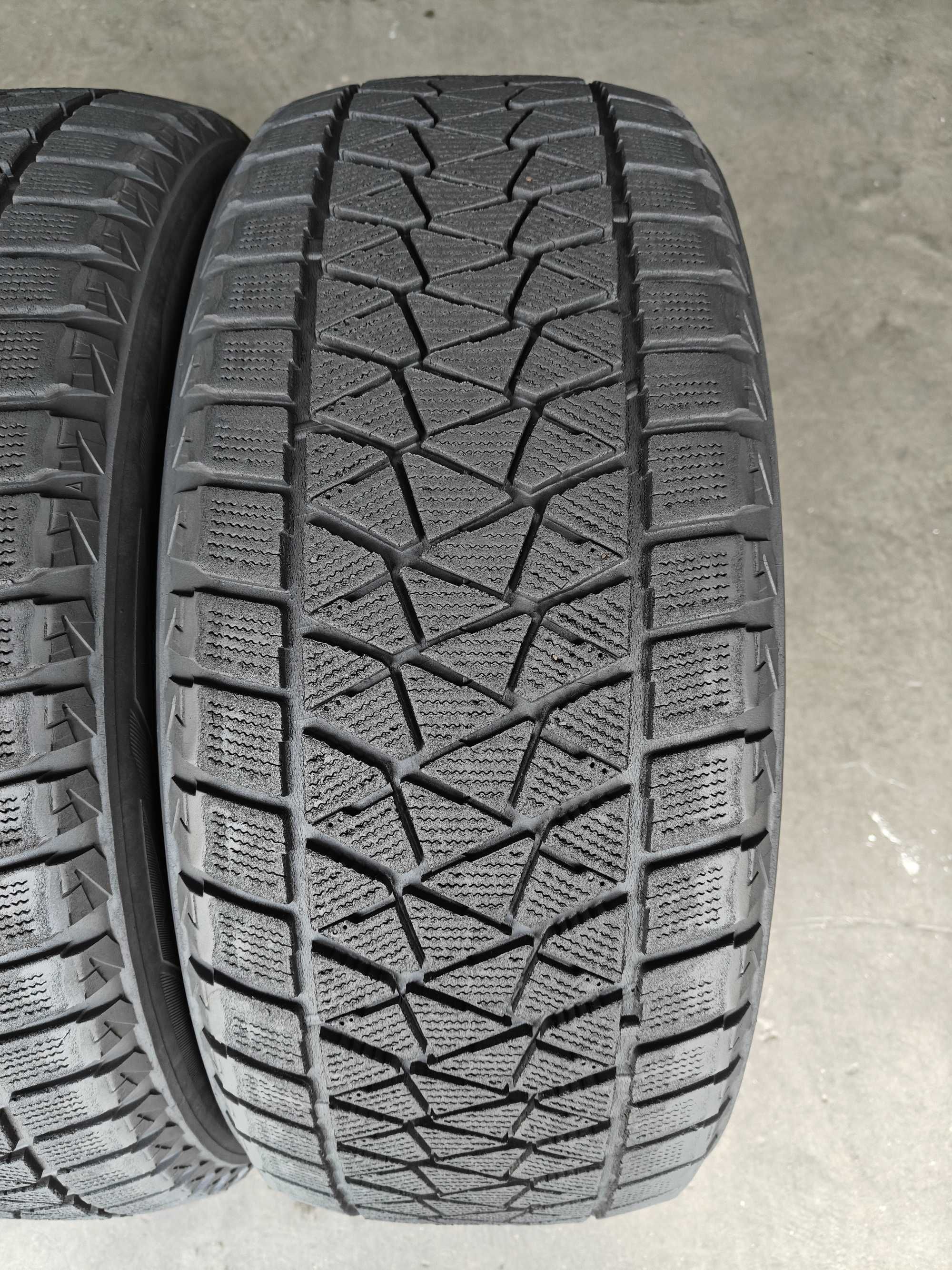 R19 245 55 шини зимові липучки Bridgestone Blizzak DM-V2 made Japan