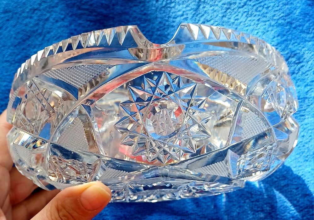 Popielnica gabinetowa, kryształ