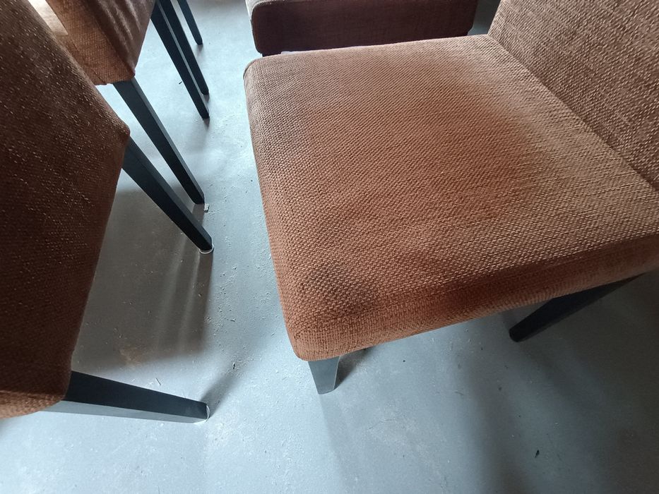 Krzesła brązowe czarne nogi 6 sztuk