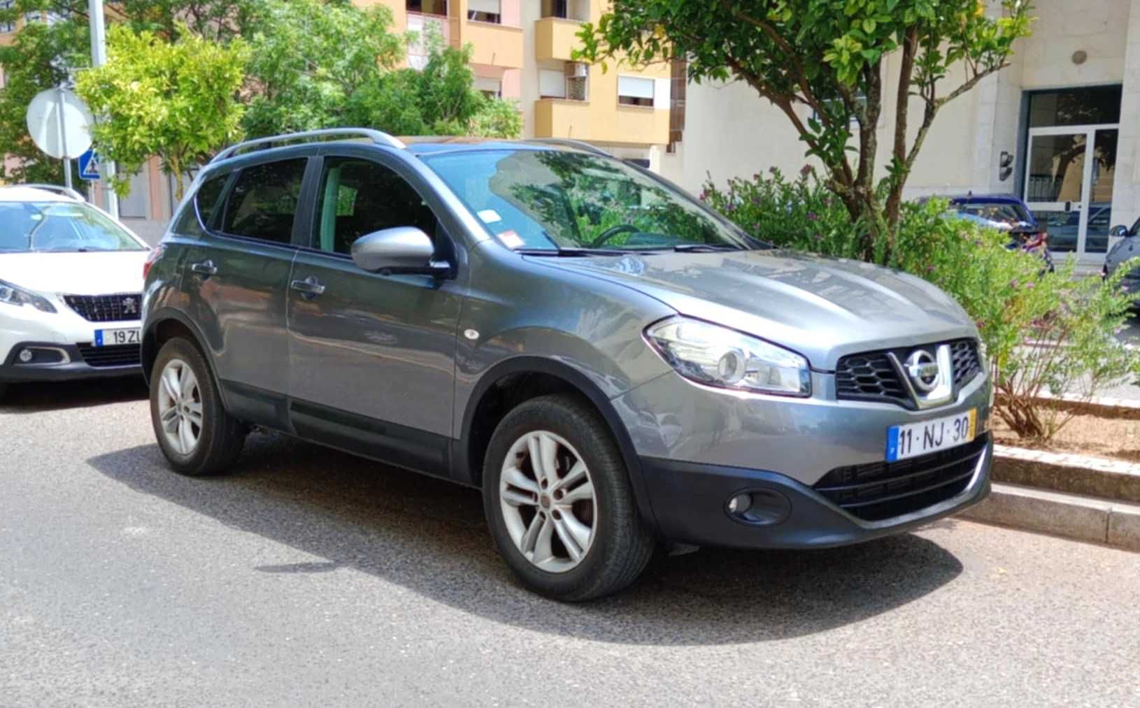 Nissan Qashqai 1.5 dci 110 cavalos com caixa de 6 e tecto panorâmico