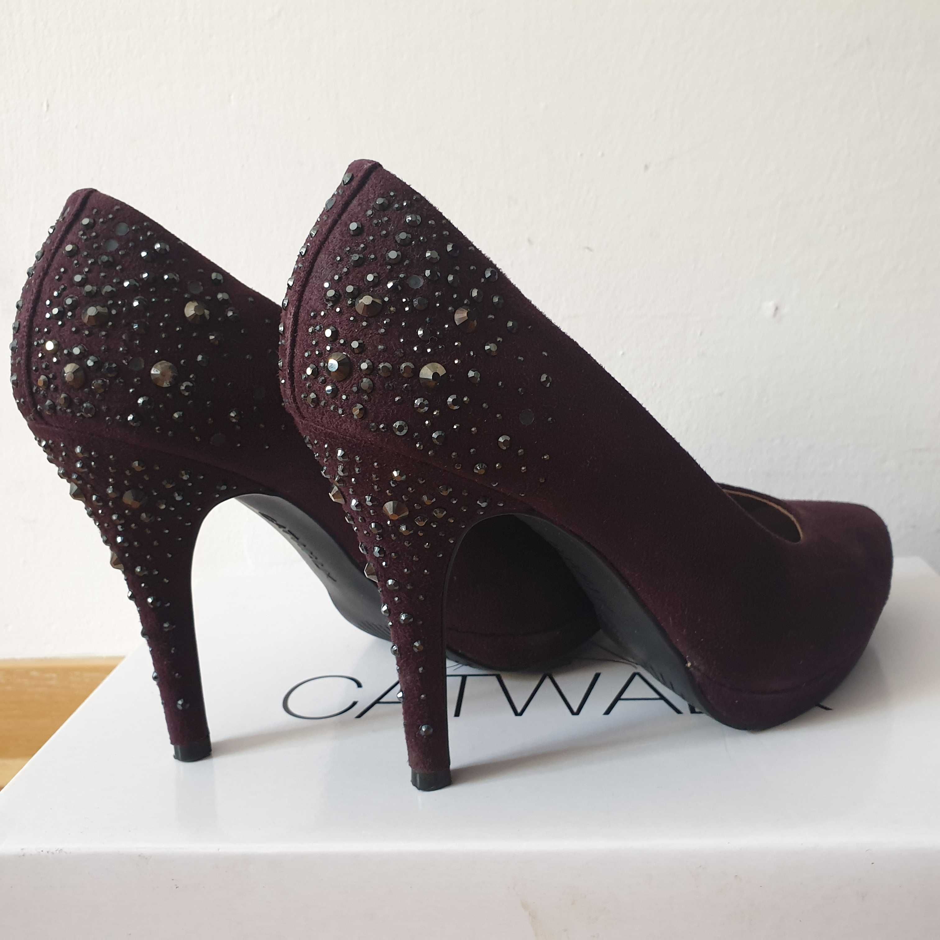 Czółenka, szpilki Catwalk (Deichmann) kolor śliwka/ fiolet; rozmiar 37