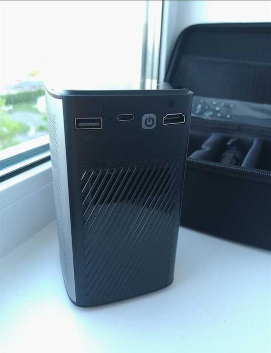 Проєктор з автофокусом / проектор Byintek P70 — для дому, новий