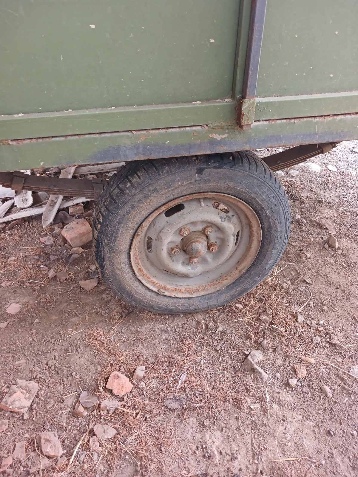 Стоїть без потреб