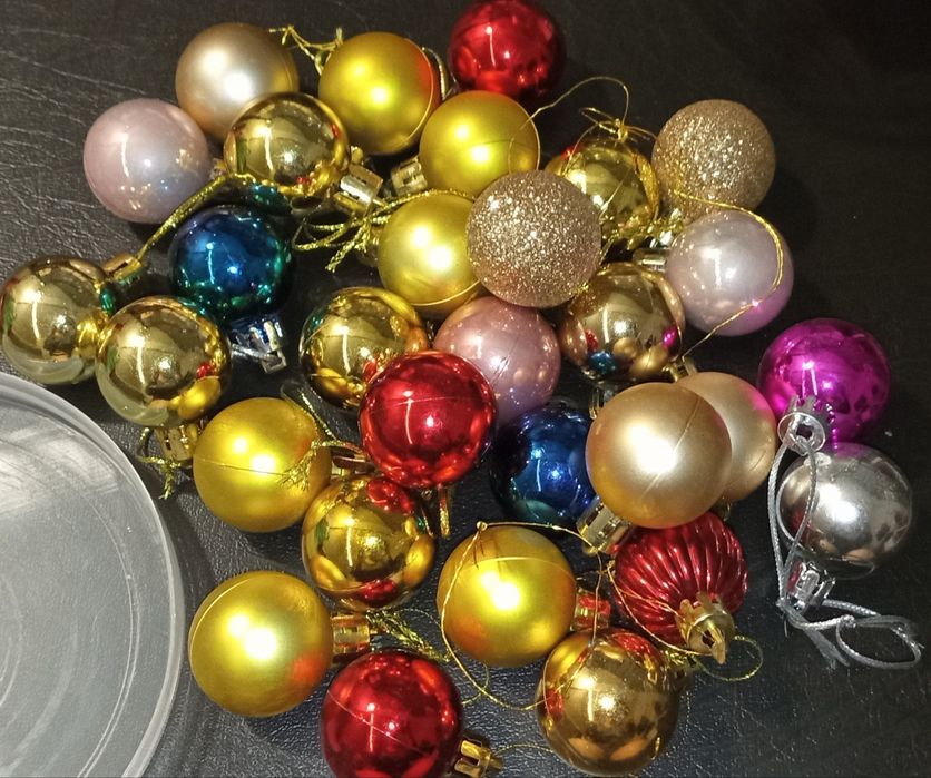 60грн Шарики ёлочные набор в коробке