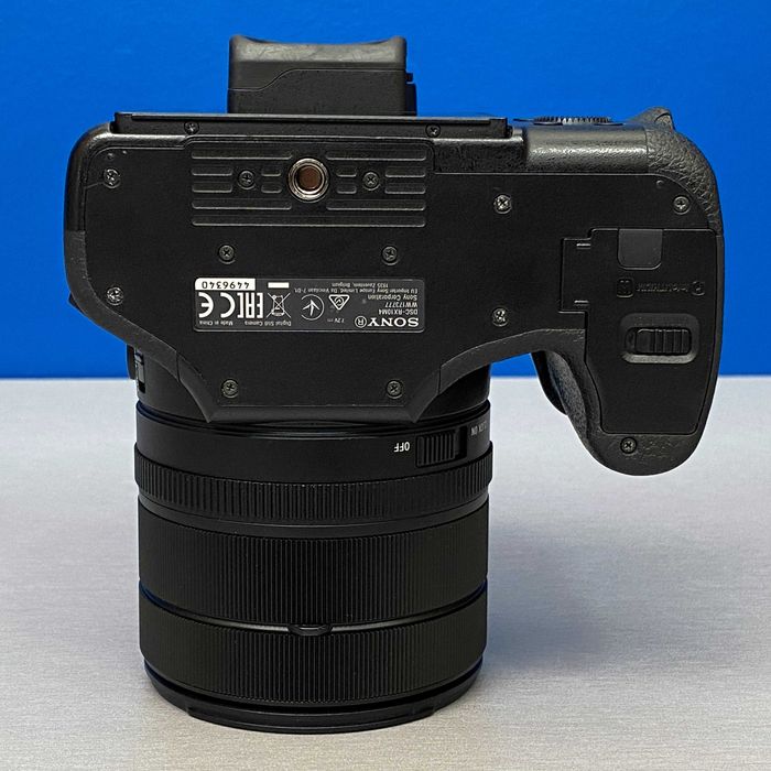 Sony Cyber-Shot DSC-RX10 IV (20.1MP)