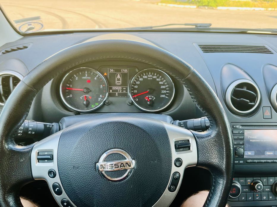 Продам Nisan Qashqai