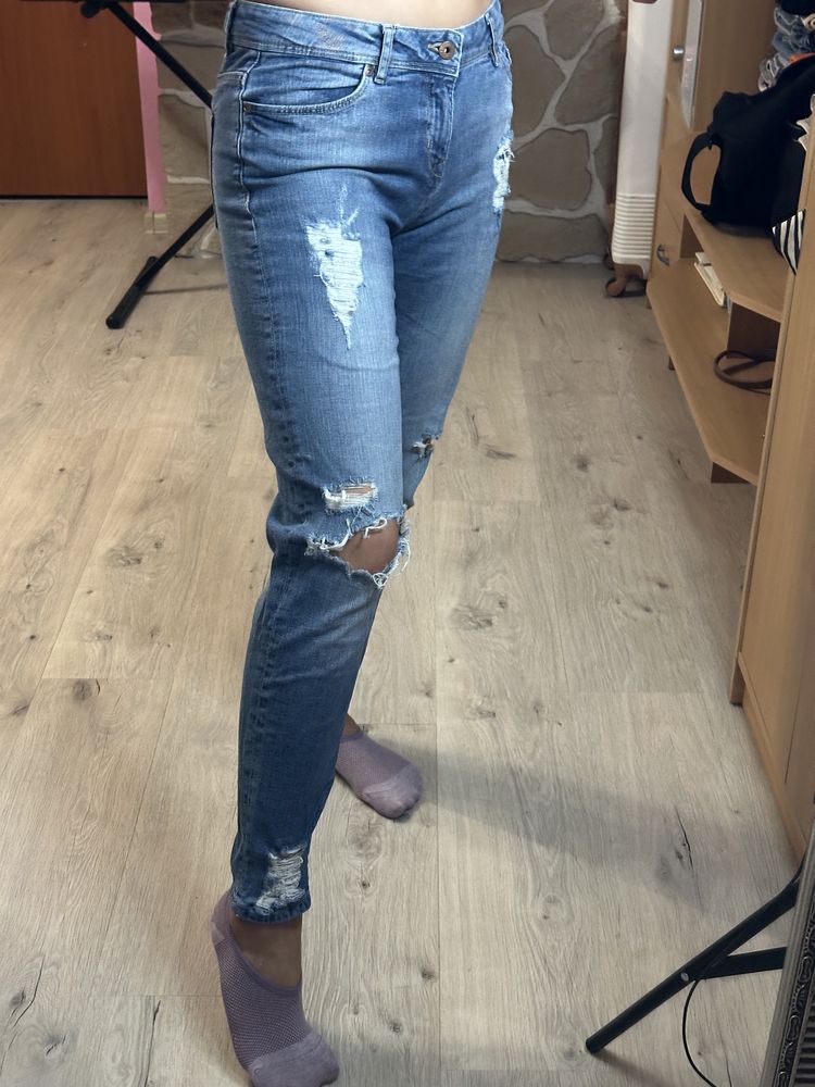 Jeansowe spodnie z przetarciami Boyfriend H&M 36 S