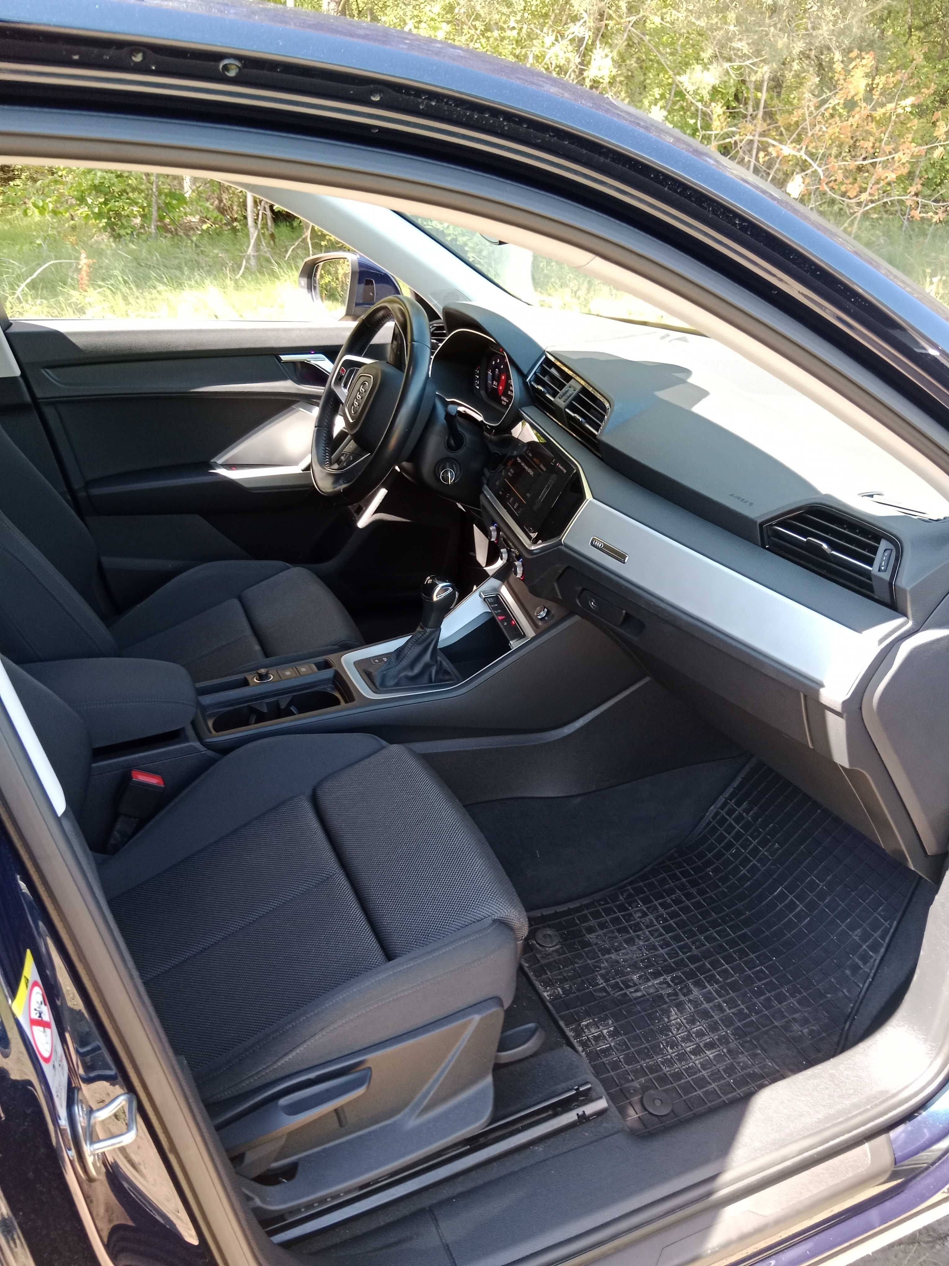 Audi Q3  Sportback S-Line  stan idealny .