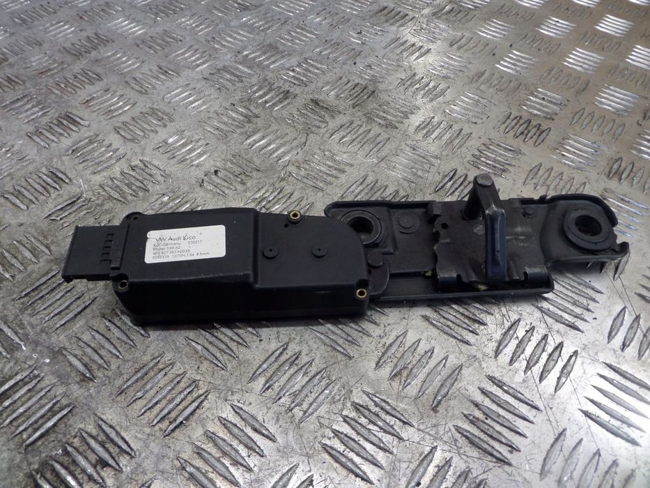 AUDI RS6 C7 ZAMEK DOCIĄG KLAPY TYŁ 4F9827383H