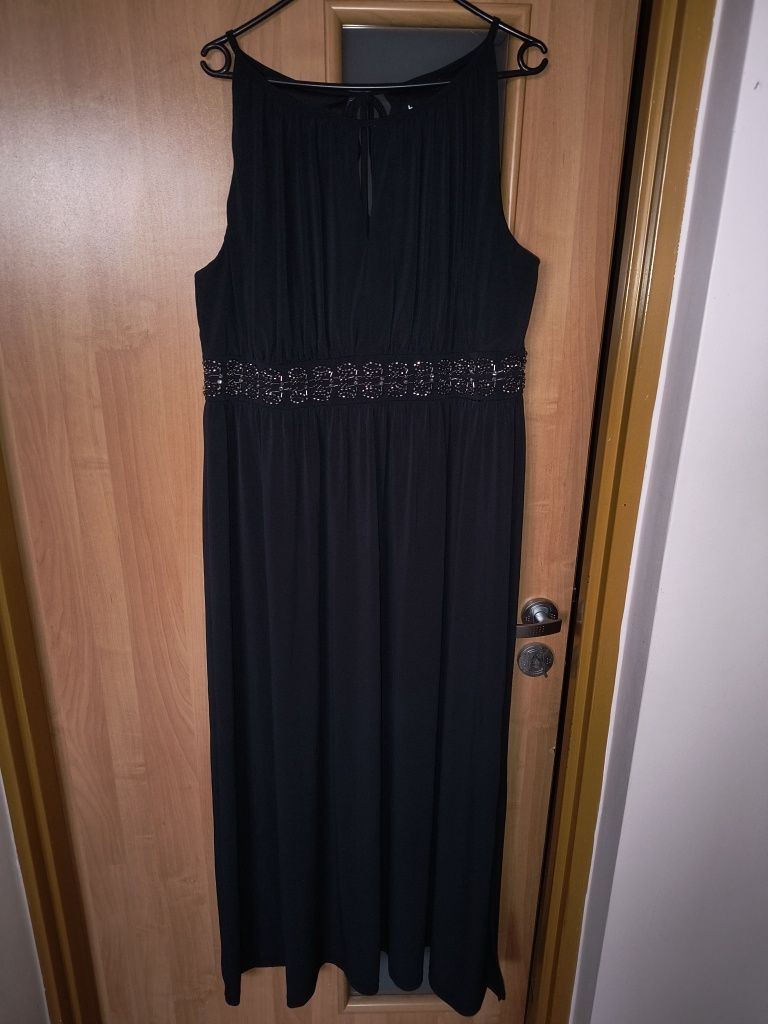 Elegancka sukienka czarna