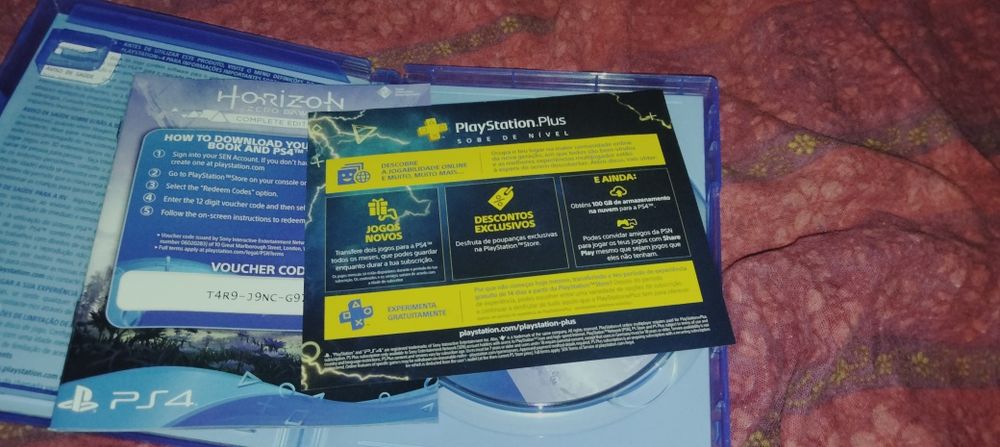 Vendo jogo PS4 HORIZON zero dawn complete edition