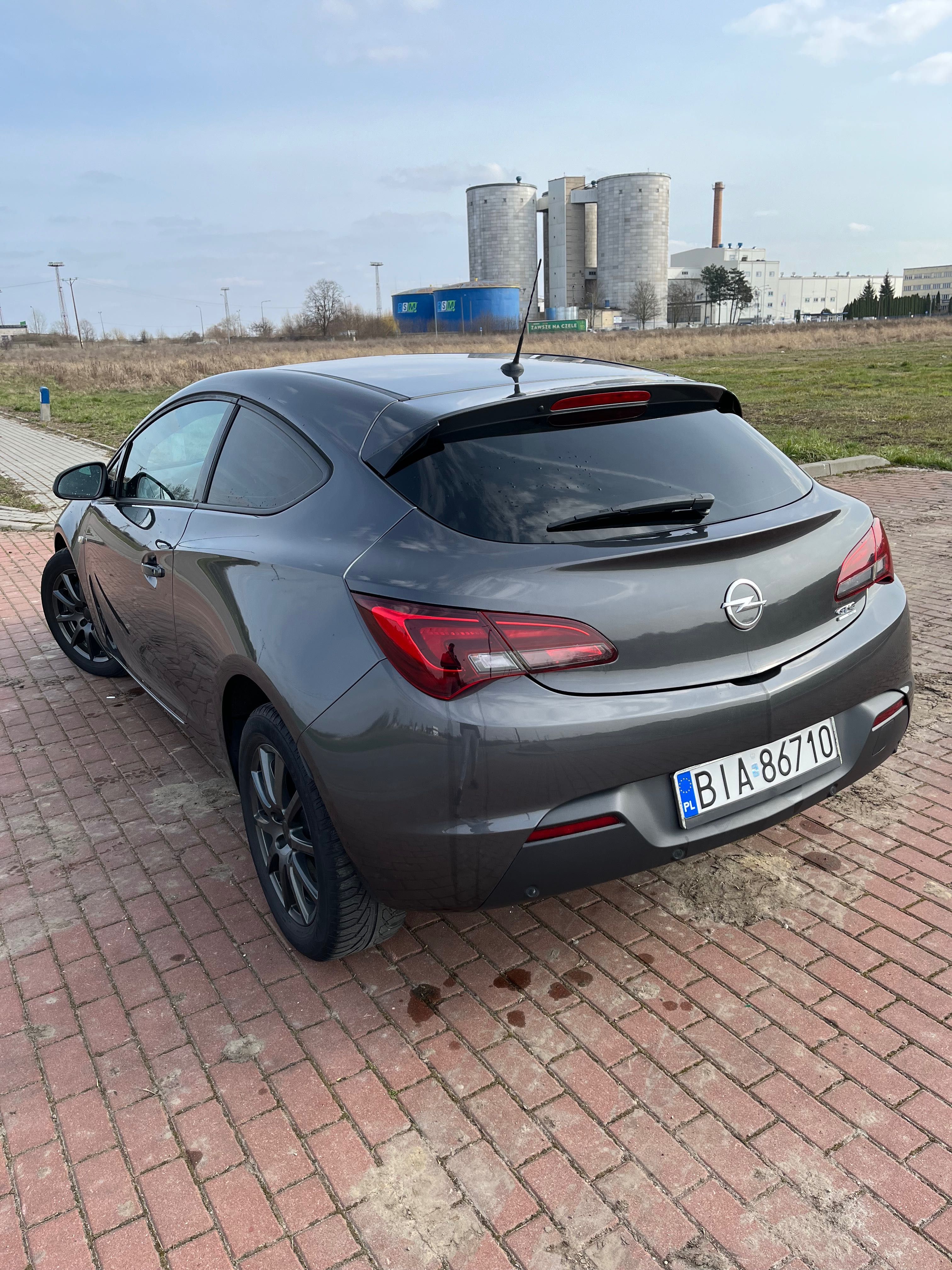 Opel Astra GTC 1.4