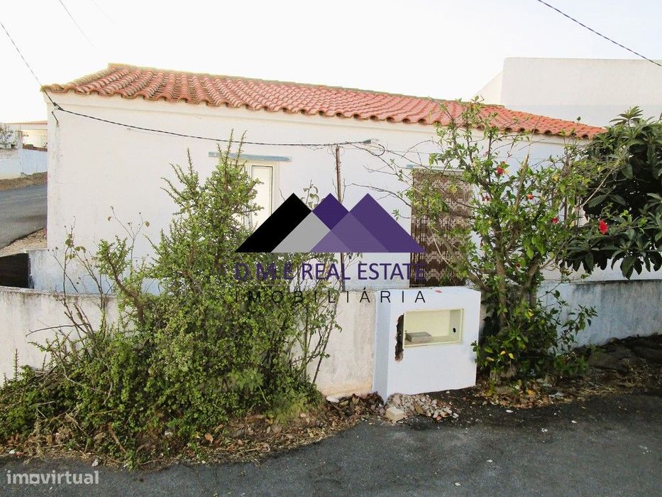 Casa Térrea c/ Terreno para Recuperar