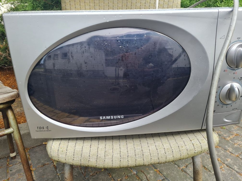Mikrofala samsung.  MIKROFALÓWKA SAMSUNG G2711N.