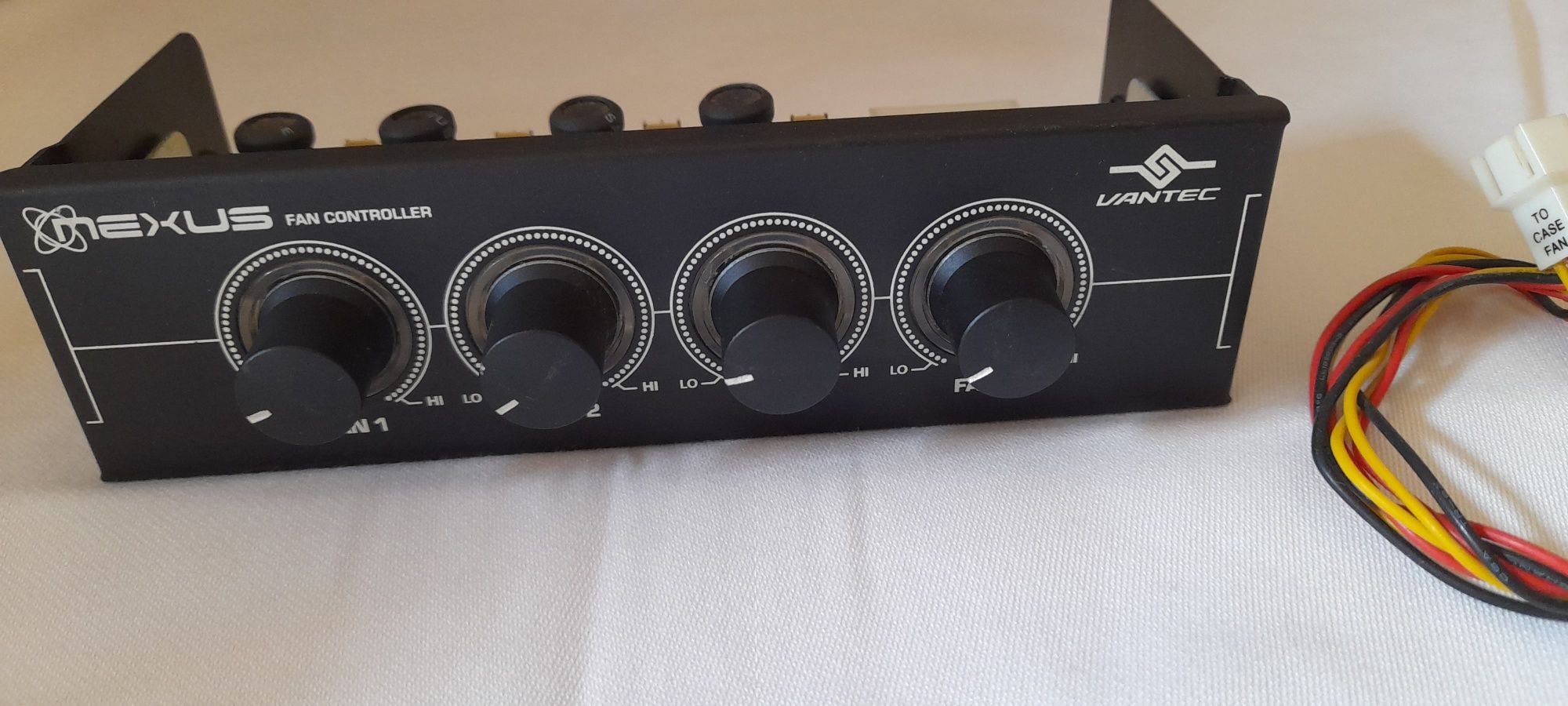Vantec Nexus 3.5" Multi-Channel Fan Controller - ÚLTIMOS DIAS