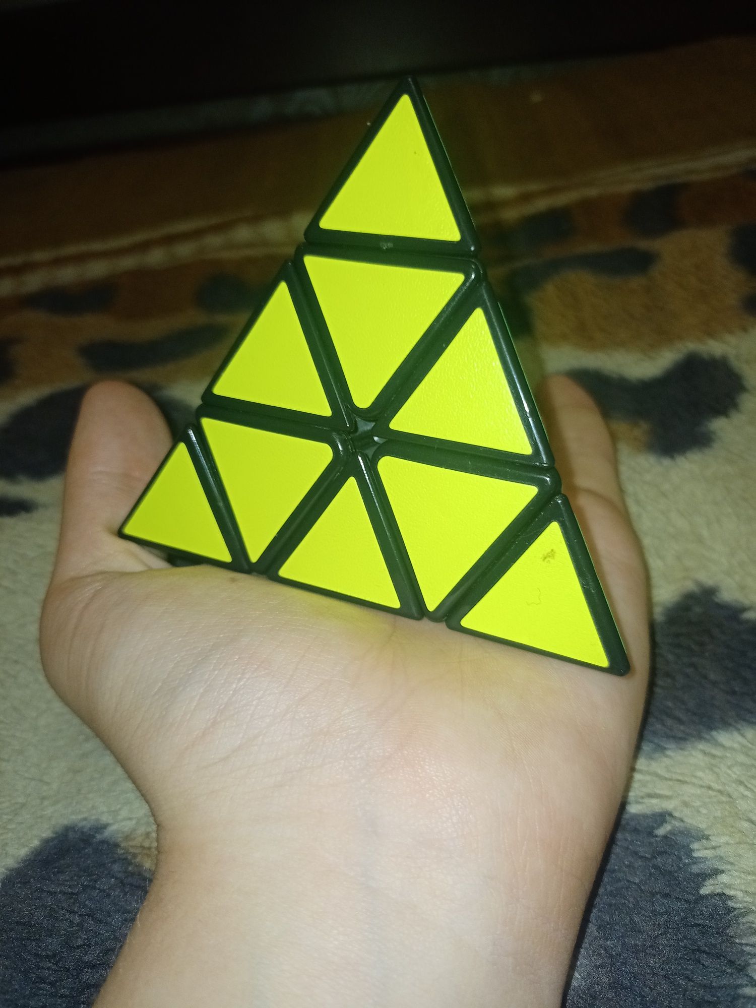Кубик Рубик (Пирамидка)