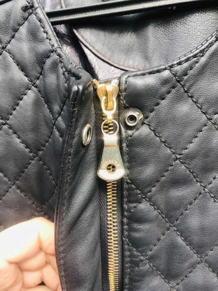 Фірмова шкіряна куртка кожанка guess розмір S 42-44
