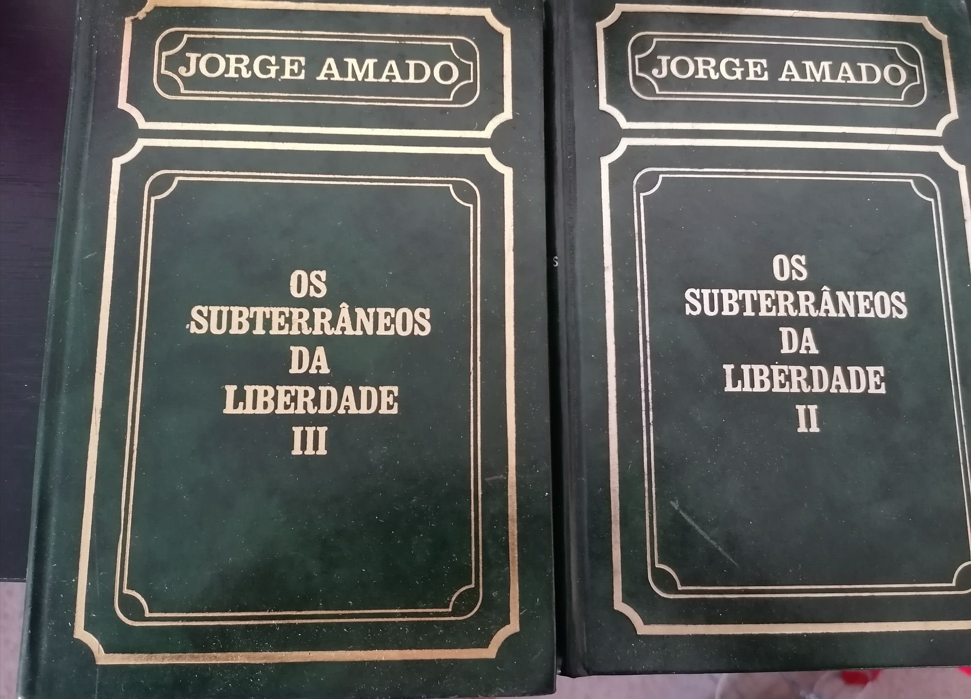 Vários livros antigos