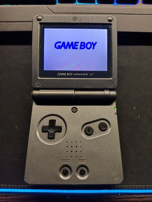 Ретро приставка GameBoy