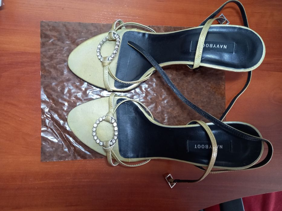 Туфлі золотаві 36р.