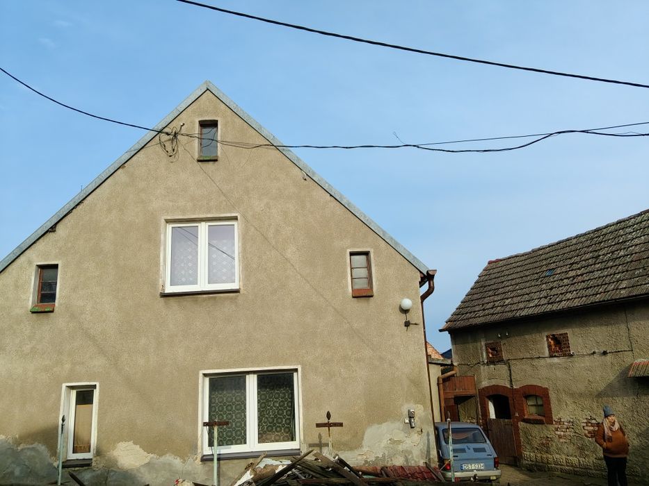 Dom wolnostojący z zabudowaniami w Gęsińcu