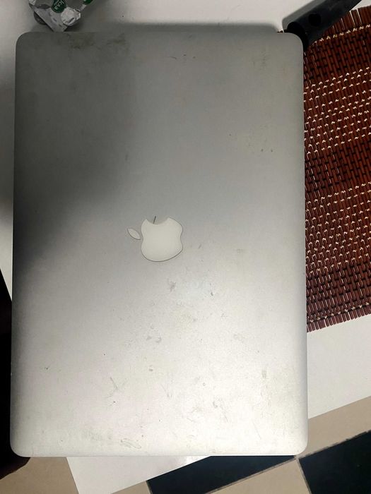 macbook a1398 не працює