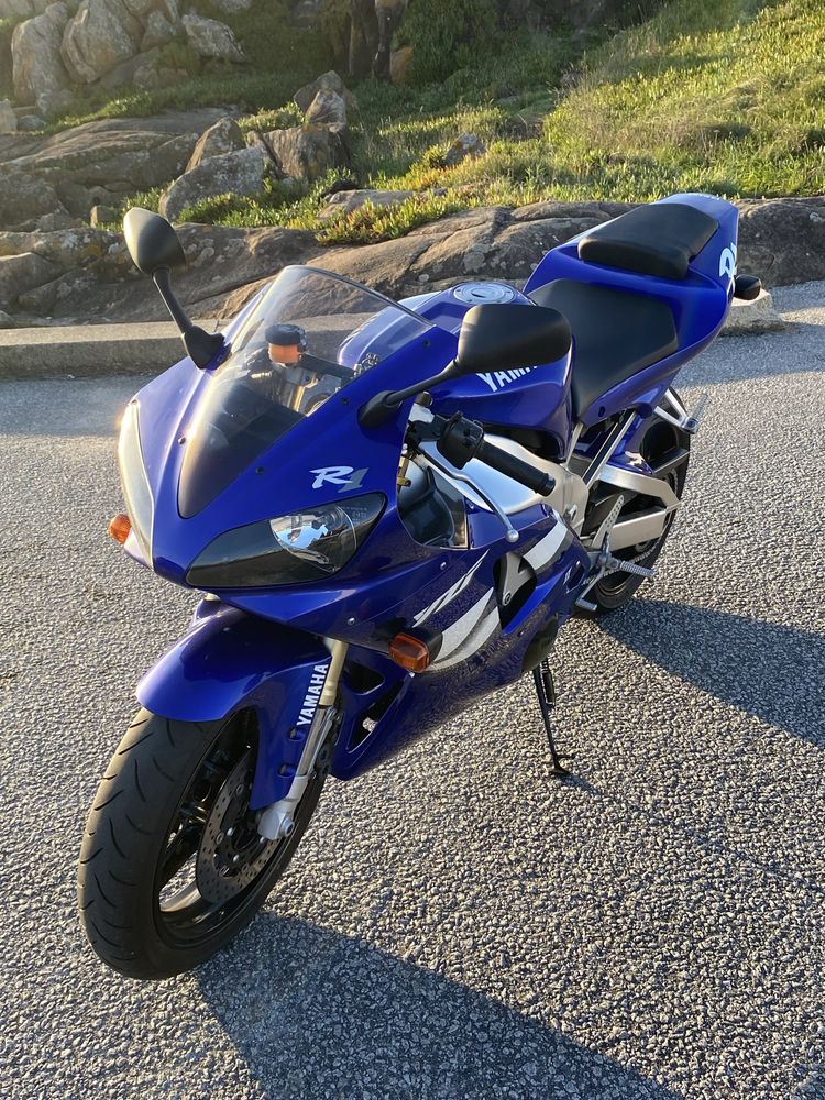 Yamaha YZF-R1 - Como Nova